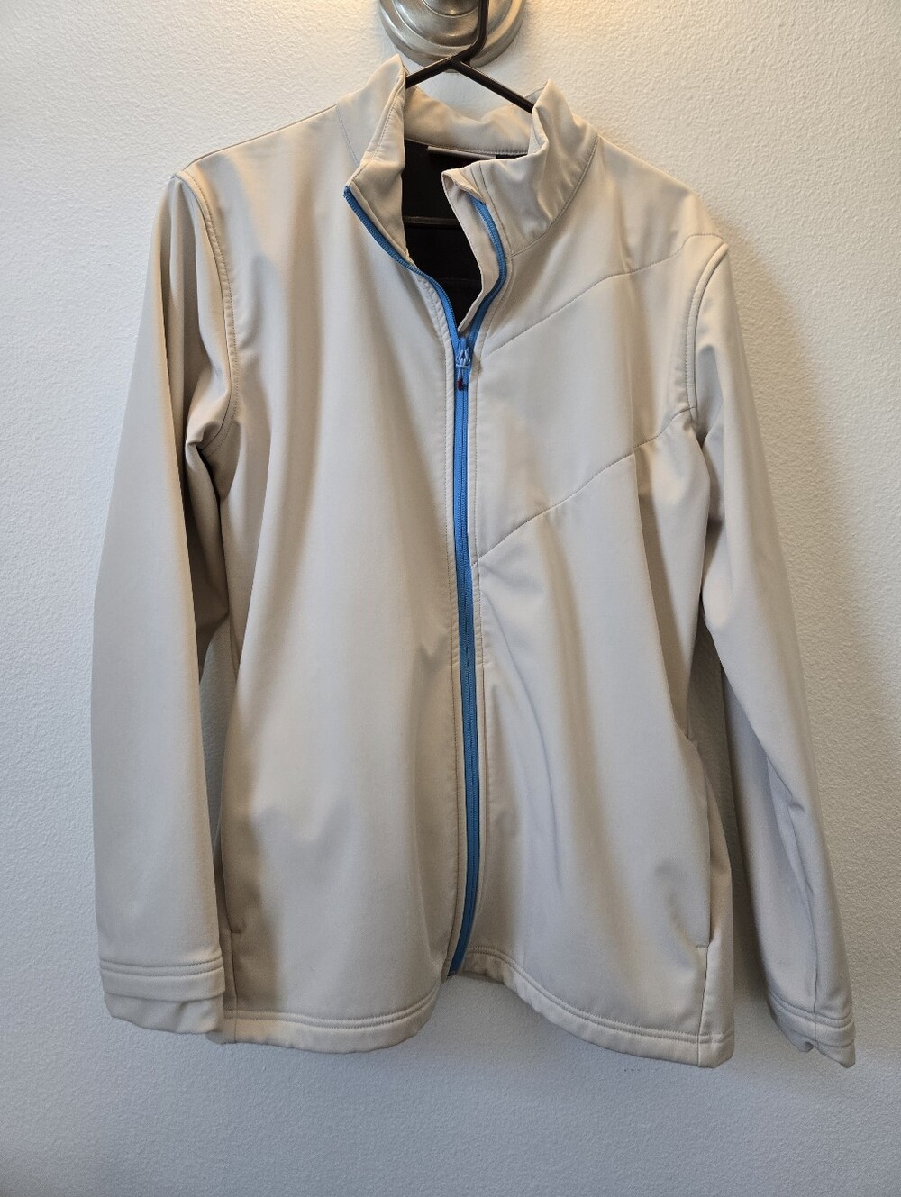 Killik Womens Light Cream Utility Softshell Jacket with Blue Zip